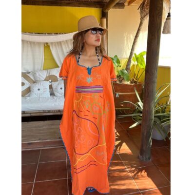 Caftán bordado a mano Wayuu.